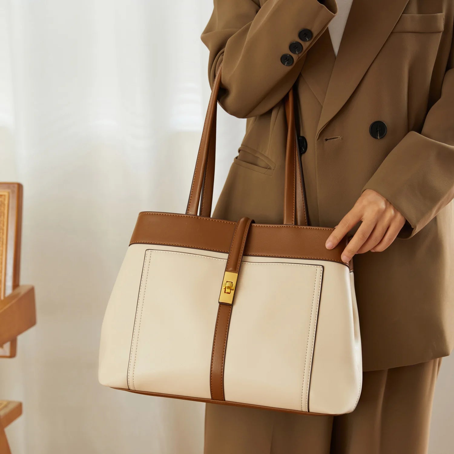 Fashionable ladies' handbags, large-capacity tote bags, high-end design single-shoulder bags, simple and casual bags